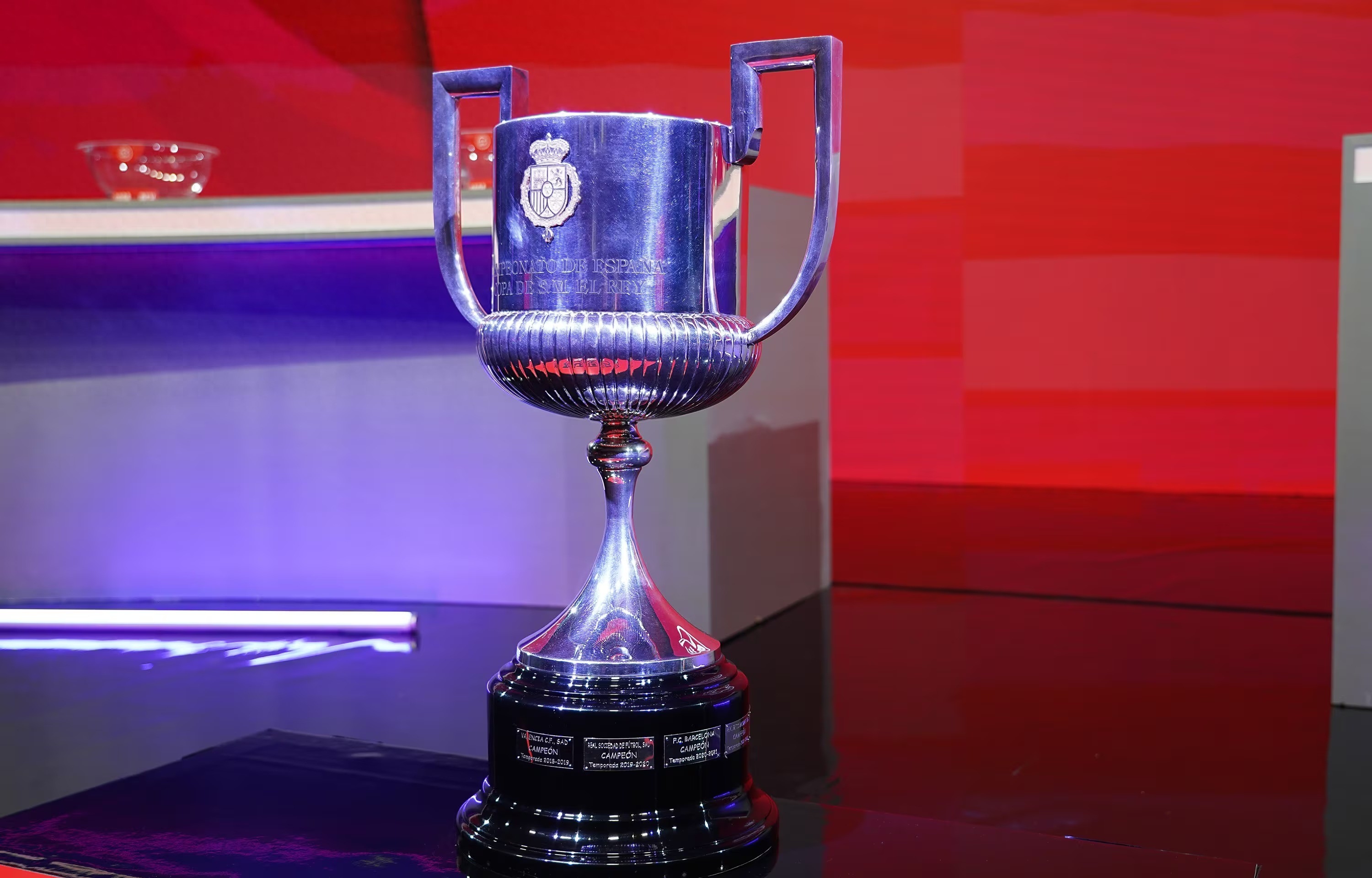 皇家社会发布备战花絮，冲刺阶段队长鼓劲，国王杯任务艰巨，更衣室氛围转暖的简单介绍-今年会棋牌