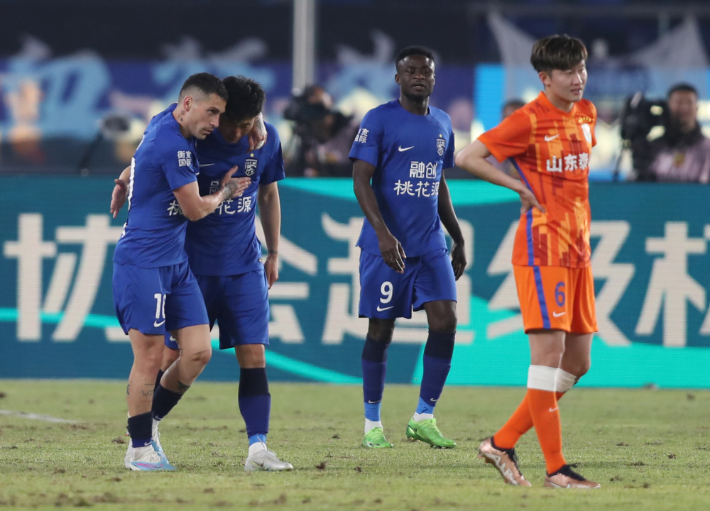 关于欧超杯倒计时；武汉三镇集结日再遭质疑；细节引发关注；媒体盛赞；控场能力受关注的信息